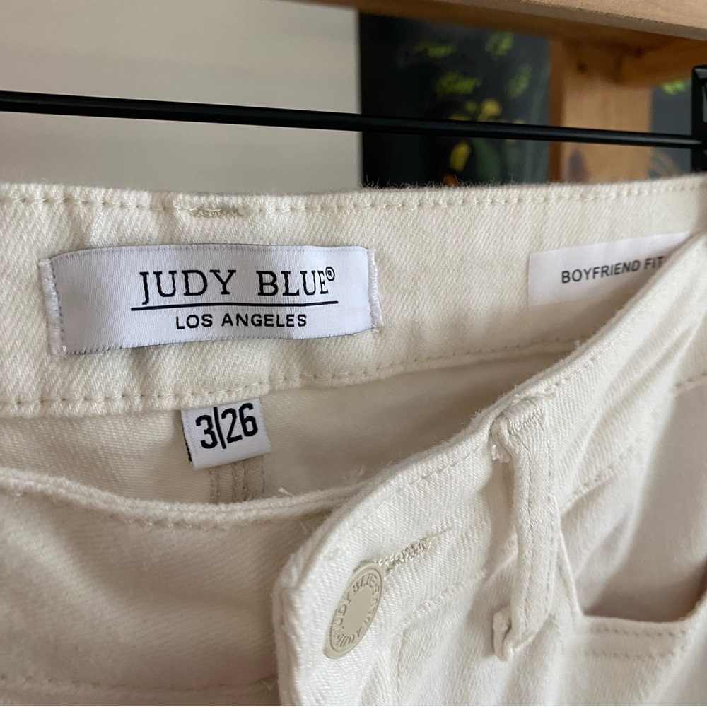 Judy Blue White Boyfriend Fit Kathleen High Rise Cuffed Jeans 26 - Picture 11 of 16